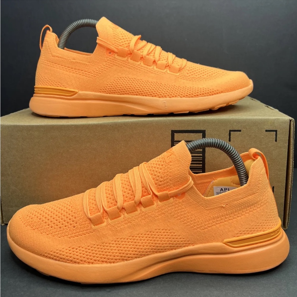 APL Mens Athletic Propulsion Labs Techloom Breeze Knit Runner Sz 7.5M Pure Mango